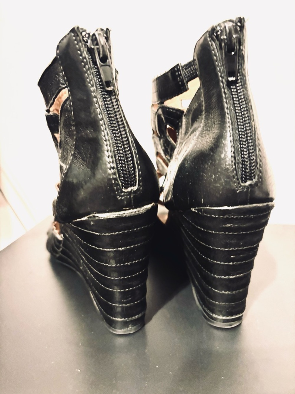 Miz Mooz Black Leather Tamara 3.5" Wedge Heel Sandal Back Zip Size 9.5 - Picture 6 of 8